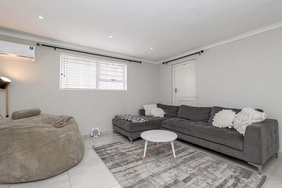 3 Bedroom Property for Sale in Sunningdale Western Cape